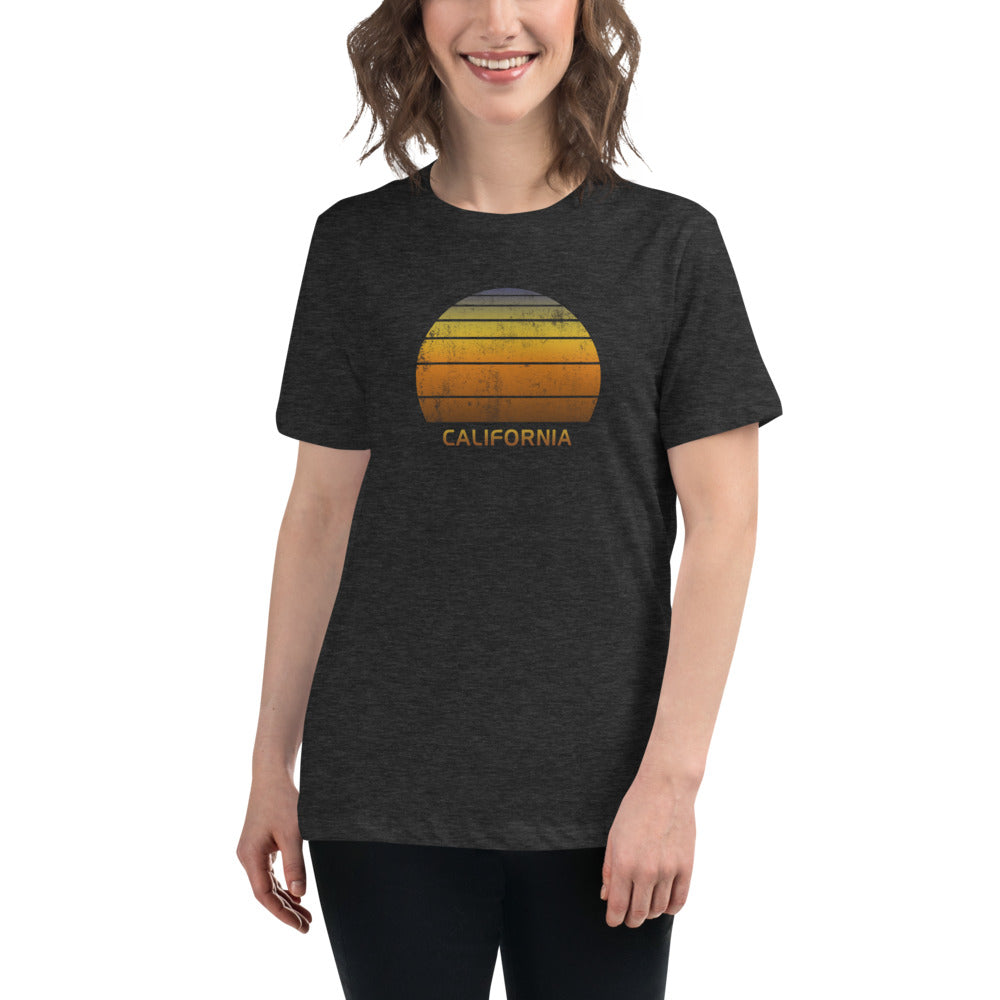 Women's Retro California Beach Vacation Souvenir Sunset Stylish T-Shirt