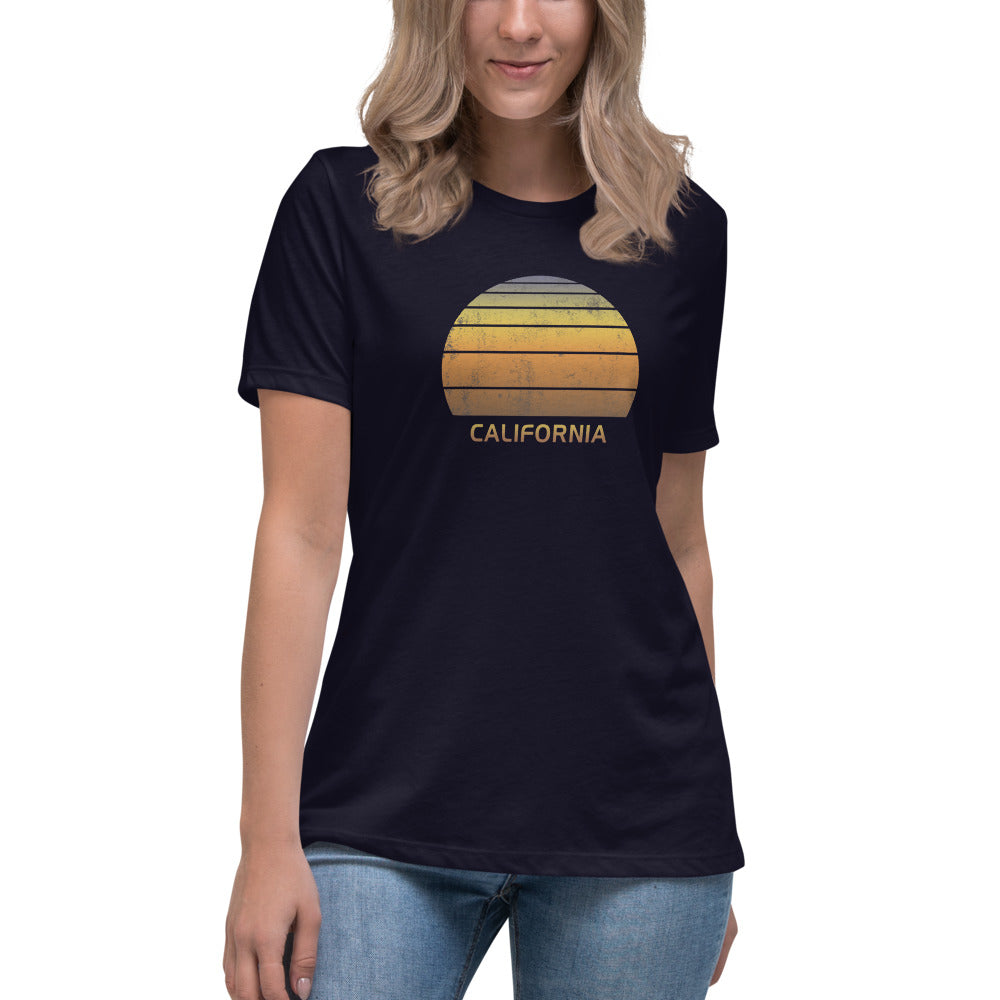 Women's Retro California Beach Vacation Souvenir Sunset Stylish T-Shirt