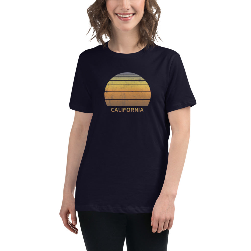Women's Retro California Beach Vacation Souvenir Sunset Stylish T-Shirt