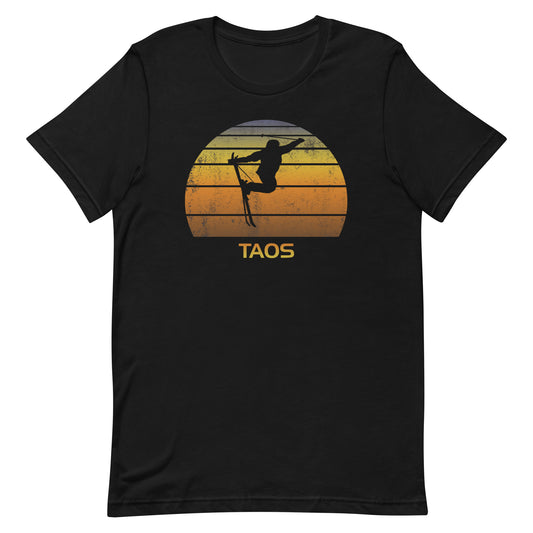 Retro Taos New Mexico Ski Fan Skier Gift Skiing Sunset Vintage Sunrise Unisex T-Shirt