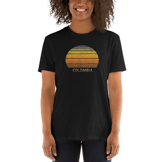 Retro Colombia Sunset Vacation Souvenir Vintage Sunrise Unisex T-Shirt