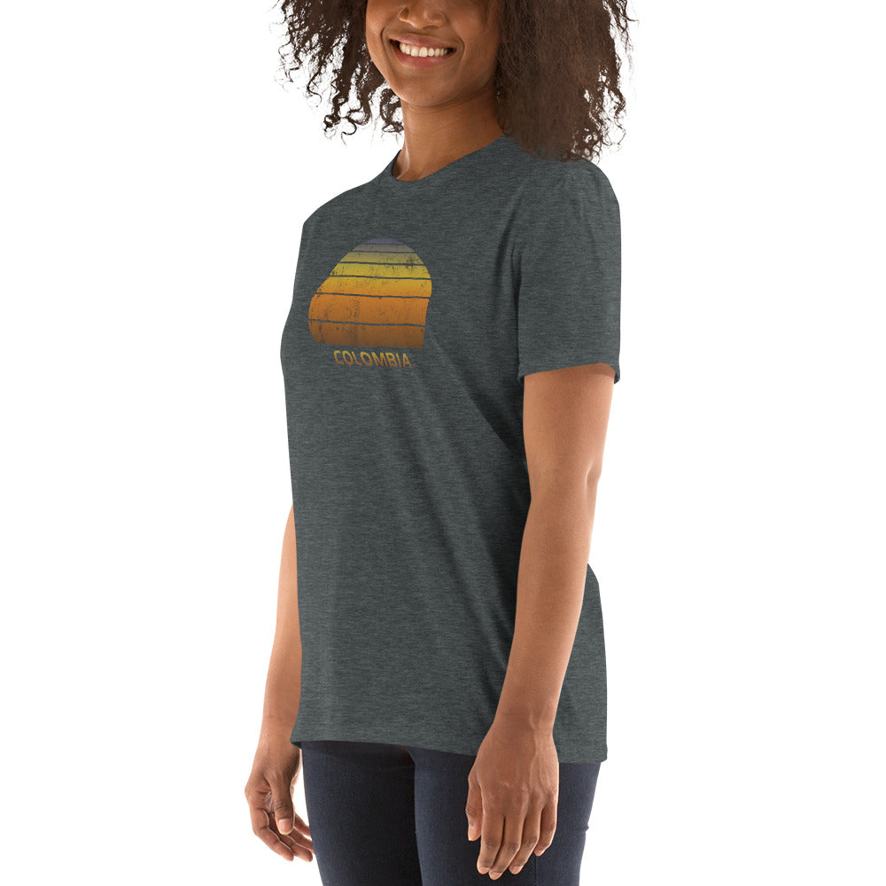 Retro Colombia Sunset  Vacation Souvenir   Vintage Sunrise Unisex T-Shirt