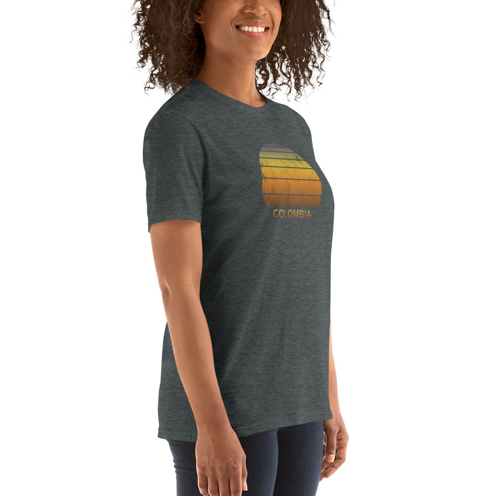 Retro Colombia Sunset  Vacation Souvenir   Vintage Sunrise Unisex T-Shirt