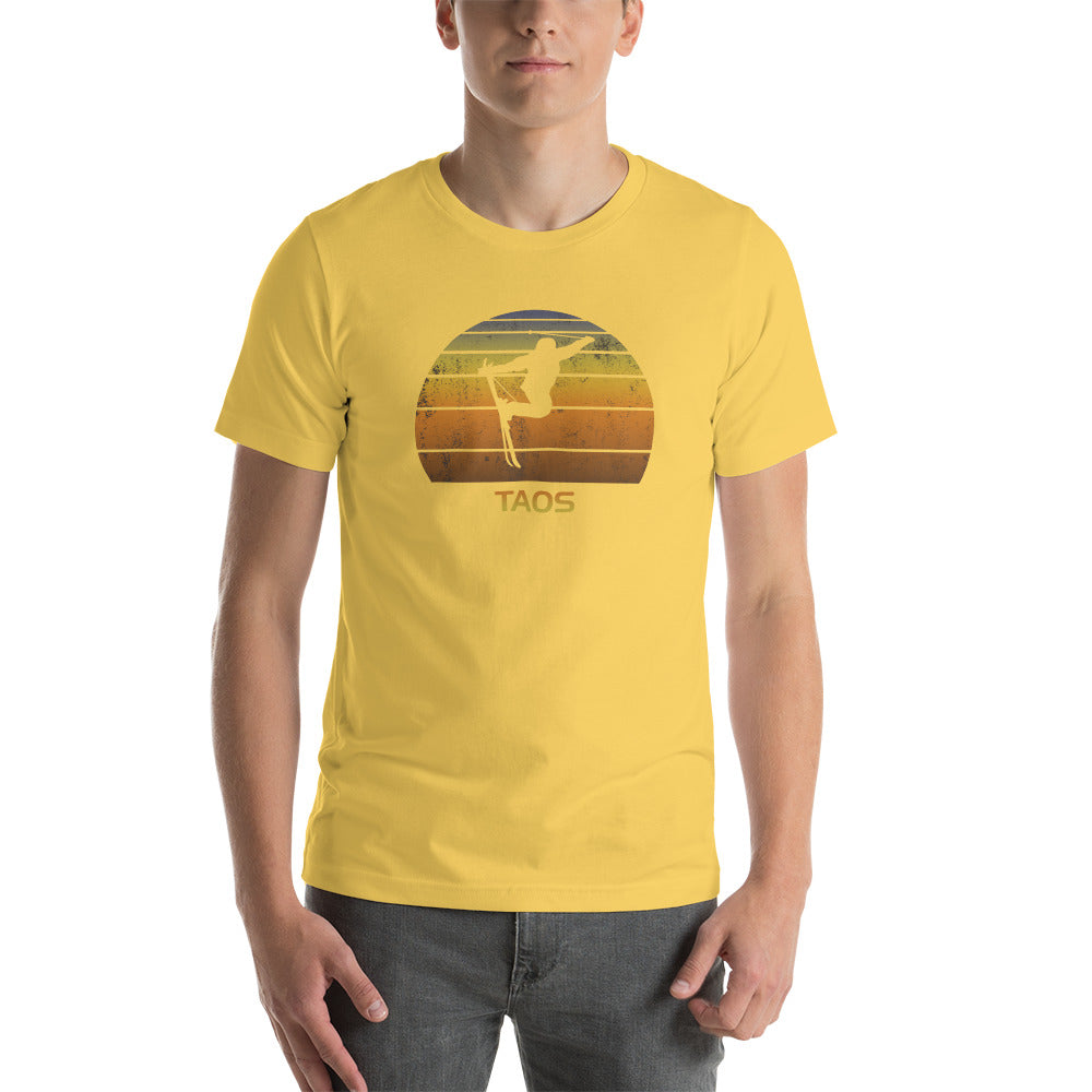 Cool Retro Taos New Mexico Skiing Ski Fan Unisex T-Shirt